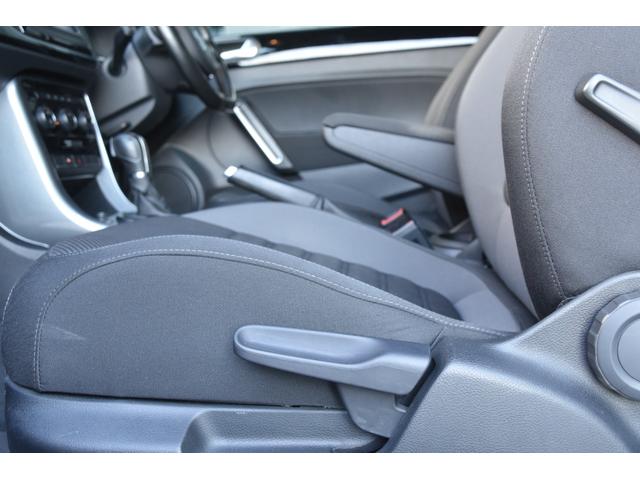 ザ・ビートル ２．０Ｒライン　３連メーター　純正ナビ　フルセグ　Ｂカメラ　リヤスポイラー　ツインエキゾーストパイプ　レッドブレーキキャリパー　クルコン　コーナーセンサー　純正１８ＡＷ　プッシュスタート　ＭＴモード付ＡＴ　ＥＴＣ（12枚目）