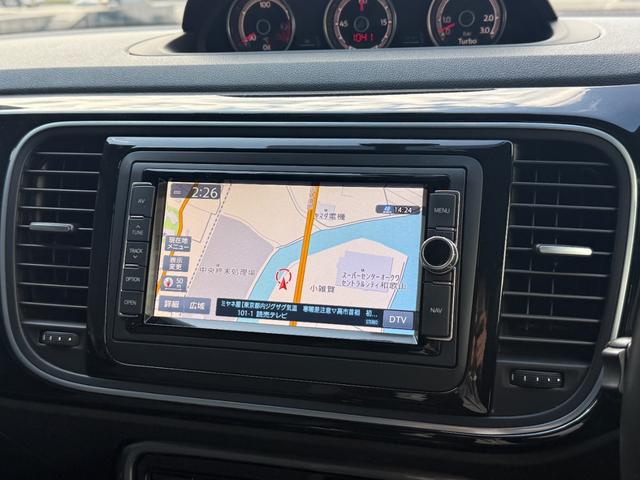 ザ・ビートル ２．０Ｒライン　３連メーター　純正ナビ　フルセグ　Ｂカメラ　リヤスポイラー　ツインエキゾーストパイプ　レッドブレーキキャリパー　クルコン　コーナーセンサー　純正１８ＡＷ　プッシュスタート　ＭＴモード付ＡＴ　ＥＴＣ（22枚目）