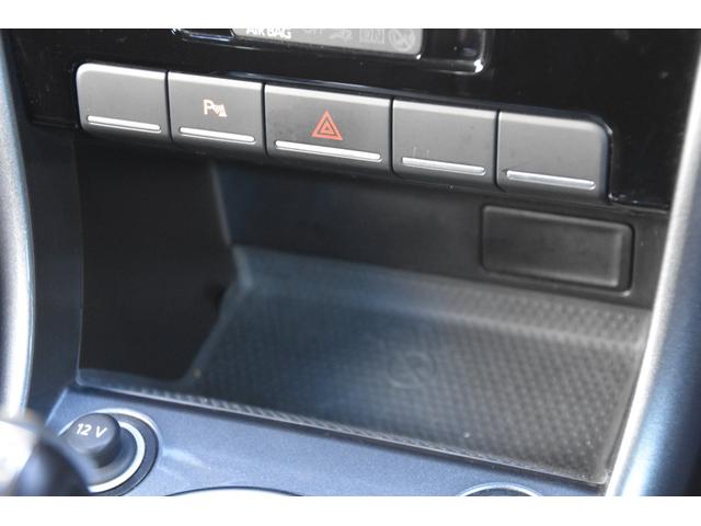 ザ・ビートル ２．０Ｒライン　３連メーター　純正ナビ　フルセグ　Ｂカメラ　リヤスポイラー　ツインエキゾーストパイプ　レッドブレーキキャリパー　クルコン　コーナーセンサー　純正１８ＡＷ　プッシュスタート　ＭＴモード付ＡＴ　ＥＴＣ（26枚目）