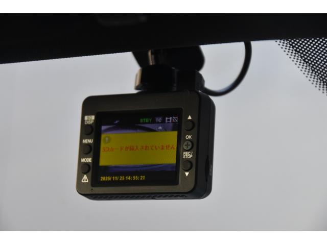 ザ・ビートル ２．０Ｒライン　３連メーター　純正ナビ　フルセグ　Ｂカメラ　リヤスポイラー　ツインエキゾーストパイプ　レッドブレーキキャリパー　クルコン　コーナーセンサー　純正１８ＡＷ　プッシュスタート　ＭＴモード付ＡＴ　ＥＴＣ（33枚目）