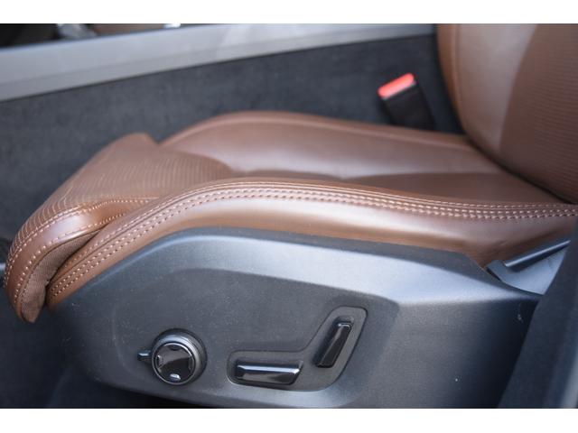 ＸＣ６０ Ｄ４　ＡＷＤ　インスクリプション　ワンオーナー　パノラマＳＲ　インテリＳＦ　ＡＣＣ　茶革　純正ナビ　フルセグ　全方位カメラ　Ａｐｐｌｅ　ｃａｒＰｌａｙ　シートヒーター　Ｈａｒｍａｎ　Ｋａｒｄｏｎ　電動バックドア　ＬＥＤ　純正１９ＡＷ（12枚目）