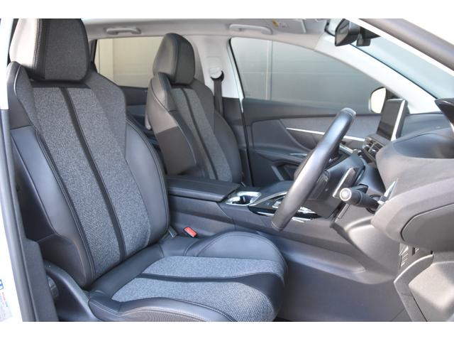 ５００８ アリュール　ＡＣＣ　パノラマＳＲ　純正ナビ　Ｂカメラ　ハーフレザーシート　電動バックドア　コーナーセンサー　ワイヤレス充電　パドルシフト　アイドリングストップ　プッシュスタート　レーンキープ　ＬＥＤヘッドライト（6枚目）