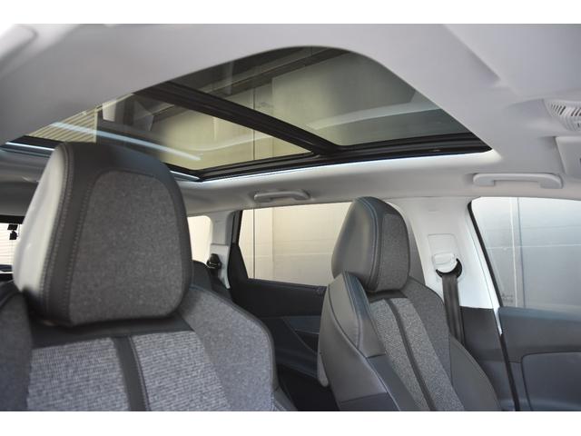 ５００８ アリュール　ＡＣＣ　パノラマＳＲ　純正ナビ　Ｂカメラ　ハーフレザーシート　電動バックドア　コーナーセンサー　ワイヤレス充電　パドルシフト　アイドリングストップ　プッシュスタート　レーンキープ　ＬＥＤヘッドライト（8枚目）