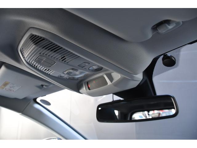 ５００８ アリュール　ＡＣＣ　パノラマＳＲ　純正ナビ　Ｂカメラ　ハーフレザーシート　電動バックドア　コーナーセンサー　ワイヤレス充電　パドルシフト　アイドリングストップ　プッシュスタート　レーンキープ　ＬＥＤヘッドライト（30枚目）