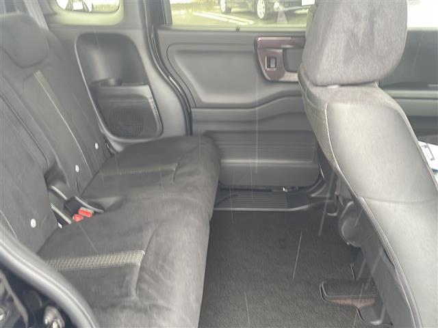 N-BOXカスタム G・Lホンダセンシング 4WD 純正ナビ バックカメラ フルセグ ETC Bluetooth接続 衝突軽減装置 電動スライドドア レーダークルーズコントロール シートヒーター オートライト オートエアコン LEDヘッドライト(6枚目)