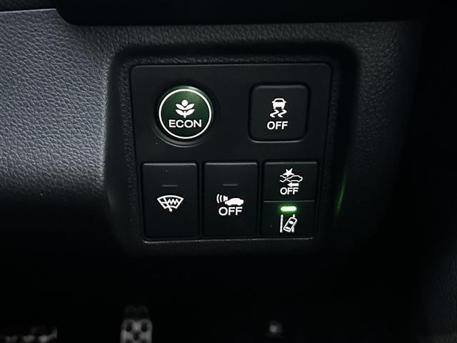 ヴェゼル ハイブリッド　モデューロＸ・ホンダセンシング　ＭｏｄｕｌｏＸフロントバンパー、フロントグリル　純正ナビ　バックカメラ　ＬＥＤオートライト　ＬＥＤフォグランプ　ハーフレザーシート　シートヒーター　純正１８インチＡＷ　パドルシフト　ルーフレール（6枚目）