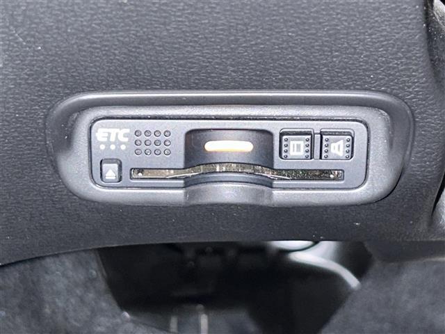 ヴェゼル ハイブリッド　モデューロＸ・ホンダセンシング　ＭｏｄｕｌｏＸフロントバンパー、フロントグリル　純正ナビ　バックカメラ　ＬＥＤオートライト　ＬＥＤフォグランプ　ハーフレザーシート　シートヒーター　純正１８インチＡＷ　パドルシフト　ルーフレール（7枚目）