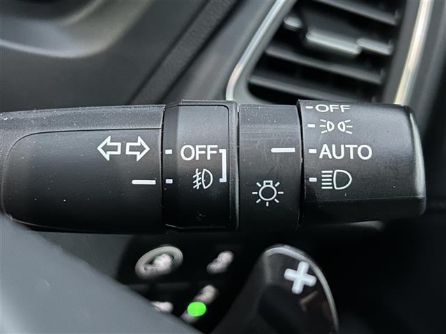 ヴェゼル ハイブリッド　モデューロＸ・ホンダセンシング　ＭｏｄｕｌｏＸフロントバンパー、フロントグリル　純正ナビ　バックカメラ　ＬＥＤオートライト　ＬＥＤフォグランプ　ハーフレザーシート　シートヒーター　純正１８インチＡＷ　パドルシフト　ルーフレール（18枚目）