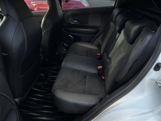 ヴェゼル ハイブリッド　モデューロＸ・ホンダセンシング　ＭｏｄｕｌｏＸフロントバンパー、フロントグリル　純正ナビ　バックカメラ　ＬＥＤオートライト　ＬＥＤフォグランプ　ハーフレザーシート　シートヒーター　純正１８インチＡＷ　パドルシフト　ルーフレール（26枚目）