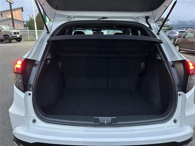 ヴェゼル ハイブリッド　モデューロＸ・ホンダセンシング　ＭｏｄｕｌｏＸフロントバンパー、フロントグリル　純正ナビ　バックカメラ　ＬＥＤオートライト　ＬＥＤフォグランプ　ハーフレザーシート　シートヒーター　純正１８インチＡＷ　パドルシフト　ルーフレール（28枚目）