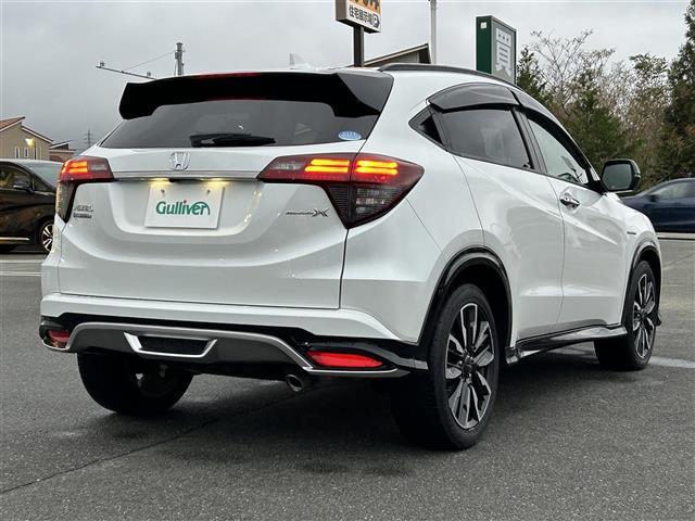 ヴェゼル ハイブリッド　モデューロＸ・ホンダセンシング　ＭｏｄｕｌｏＸフロントバンパー、フロントグリル　純正ナビ　バックカメラ　ＬＥＤオートライト　ＬＥＤフォグランプ　ハーフレザーシート　シートヒーター　純正１８インチＡＷ　パドルシフト　ルーフレール（32枚目）