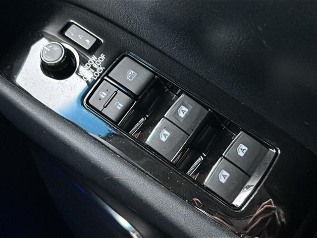 アルファード ２．５Ｓ　Ｃパッケージ　ＡＬＰＩＮＥフリップダウンモニター　ツインムーンルーフ　ＡＬＰＩＮＥナビ　両側パワースライドドア　パワーバックドア　クルーズコントロール　ＬＥＤオートライト　ＬＥＤフォグランプ　ハーフレザーシート（21枚目）