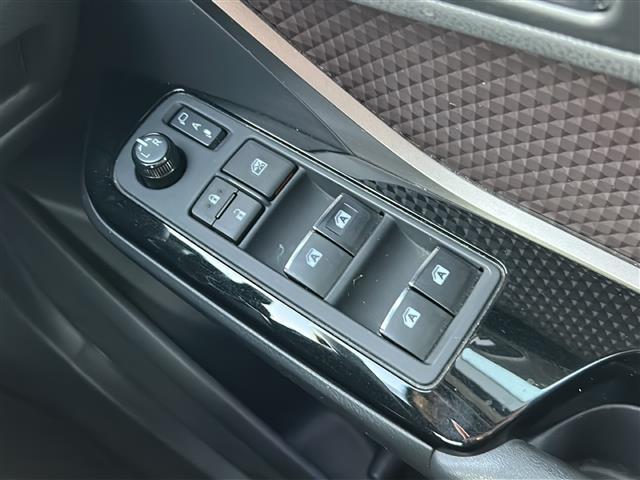 みなさまのお車選びのお手伝いをさせてください!スタッフ一同心よりご来店、お問い合わせをお待ちしております!