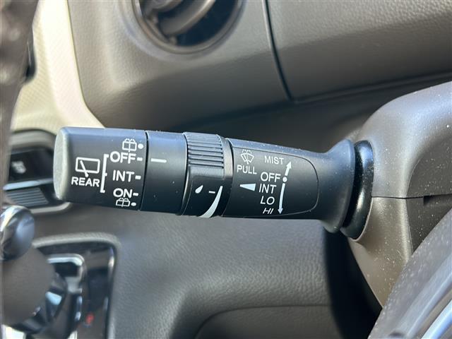 N-BOX L・ターボ 純正ナビ TV/CD/DVD/BT/バックカメラ 両側パワースライドドア ETC プッシュスタート スマートキー スペアキー2本 純正フロアマット 前席シートヒーター ベンチシート 横滑り防止装置(18枚目)