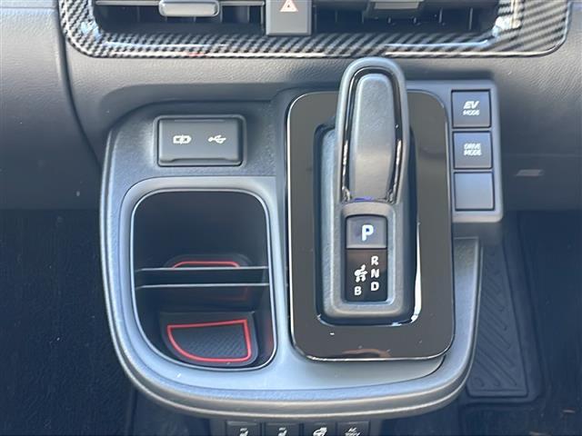 シエンタ ハイブリッドＺ　ワンオーナー　衝突軽減ブレーキ　メモリナビ（ＡＭ／ＦＭ／ＢＴ／フルセグＴＶ）バックカメラアイドリングストップクルーズコントロールプッシュスタート両側パワースライドドアＥＴＣ２．０（15枚目）