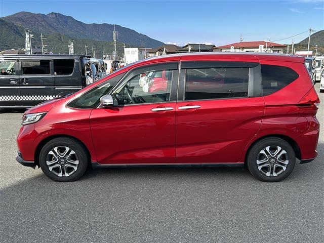 フリード クロスター・ホンダセンシング バックカメラ/ハーフレザーシート/前席シートヒーター/ドライブレコーダー/純正アルミホイール/アイドリングストップ/スマートキー(12枚目)