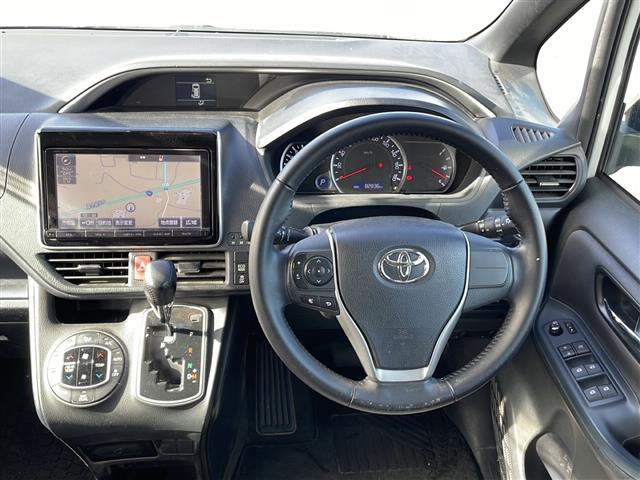 ヴォクシー ZS 煌 純正SDナビ(NSZT-Y64T)CDDVDBTフルセグテレビバックカメラフリップダウンモニターアイドリングストッププッシュスタート両側パワースライドドアETC純正LEDヘッドライト(12枚目)