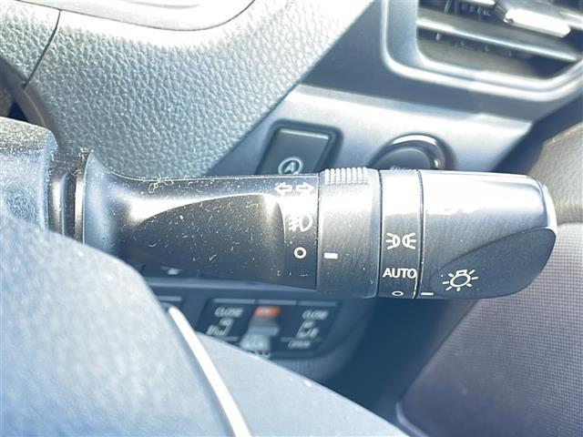 ヴォクシー ZS 煌 純正SDナビ(NSZT-Y64T)CDDVDBTフルセグテレビバックカメラフリップダウンモニターアイドリングストッププッシュスタート両側パワースライドドアETC純正LEDヘッドライト(16枚目)