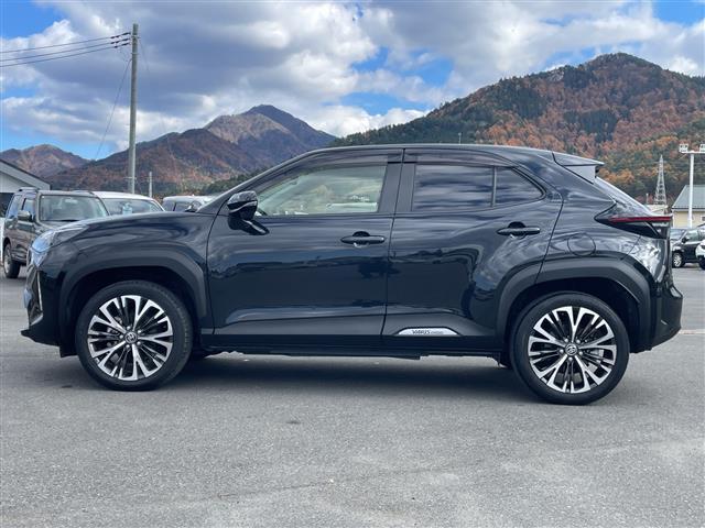 ヤリスクロス ハイブリッドZ 純正ディスプレイオーディオ フルセグ バックカメラ ETC スマートキー LEDライト 4WD ハーフレザー シートヒーター パワーシート コーナーセンサー レーダークルーズコントロール(11枚目)