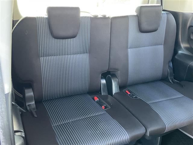 ヴォクシー ＺＳ　純正９インチナビ　後席フィリップダウンモニター　バックモニター　電動オートスライドドア　アイドリングストップ　ＬＥＤヘッドライト　スマートキー　ビルトインＥＴＣ　片側パワースライドドア（12枚目）