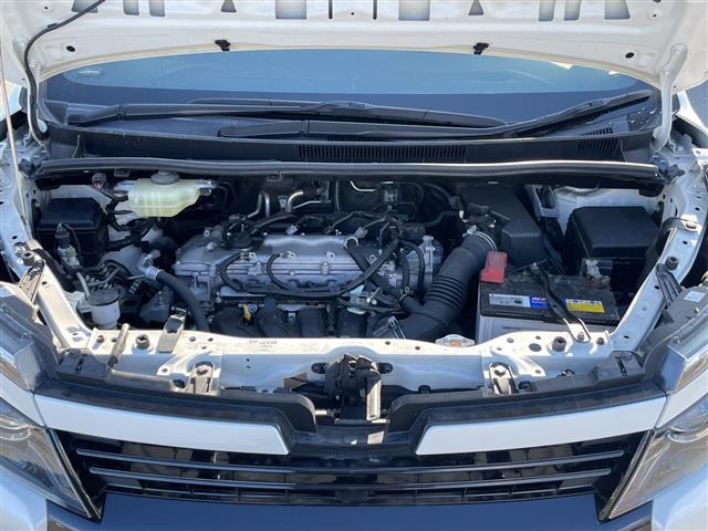 ヴォクシー ＺＳ　純正９インチナビ　後席フィリップダウンモニター　バックモニター　電動オートスライドドア　アイドリングストップ　ＬＥＤヘッドライト　スマートキー　ビルトインＥＴＣ　片側パワースライドドア（31枚目）