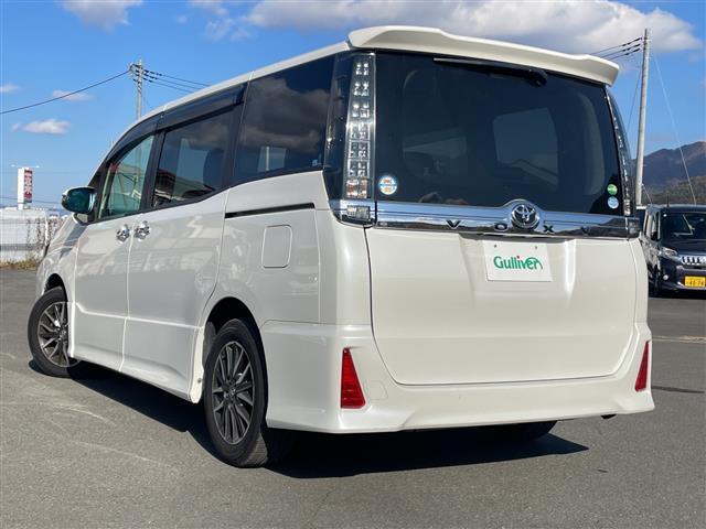 ヴォクシー ＺＳ　純正９インチナビ　後席フィリップダウンモニター　バックモニター　電動オートスライドドア　アイドリングストップ　ＬＥＤヘッドライト　スマートキー　ビルトインＥＴＣ　片側パワースライドドア（43枚目）