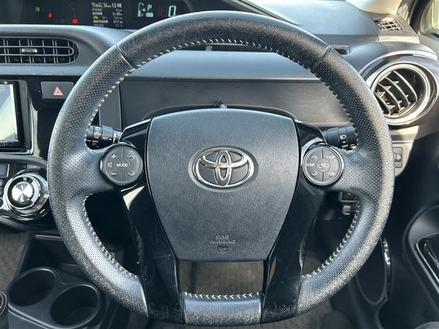 アクア Ｇ　Ｇ’ｓ　社外ナビ　ドライブレコーダー　ステアリングリモコン　純正アルミホイール　リモコンキー　横滑り防止機能　ハーフレザー　ＬＥＤライト　片側シートヒーター（2枚目）