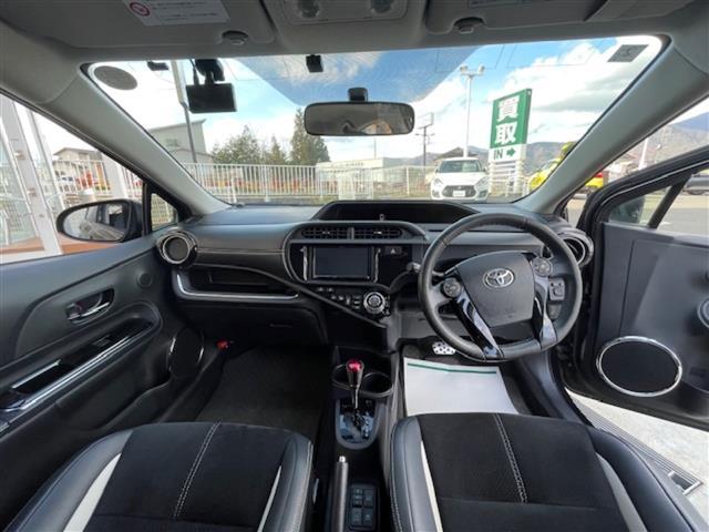 アクア Ｇ　Ｇ’ｓ　社外ナビ　ドライブレコーダー　ステアリングリモコン　純正アルミホイール　リモコンキー　横滑り防止機能　ハーフレザー　ＬＥＤライト　片側シートヒーター（6枚目）