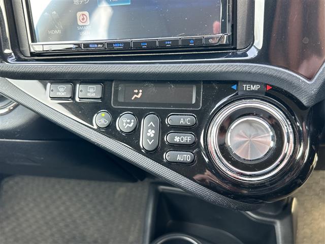 アクア Ｇ　Ｇ’ｓ　社外ナビ　ドライブレコーダー　ステアリングリモコン　純正アルミホイール　リモコンキー　横滑り防止機能　ハーフレザー　ＬＥＤライト　片側シートヒーター（9枚目）