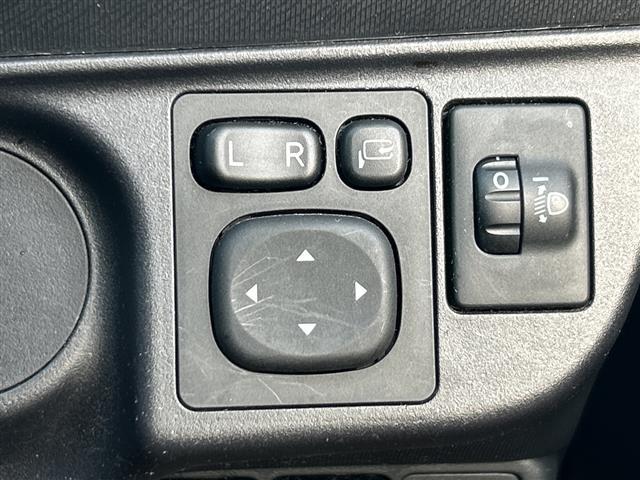 アクア Ｇ　Ｇ’ｓ　社外ナビ　ドライブレコーダー　ステアリングリモコン　純正アルミホイール　リモコンキー　横滑り防止機能　ハーフレザー　ＬＥＤライト　片側シートヒーター（11枚目）