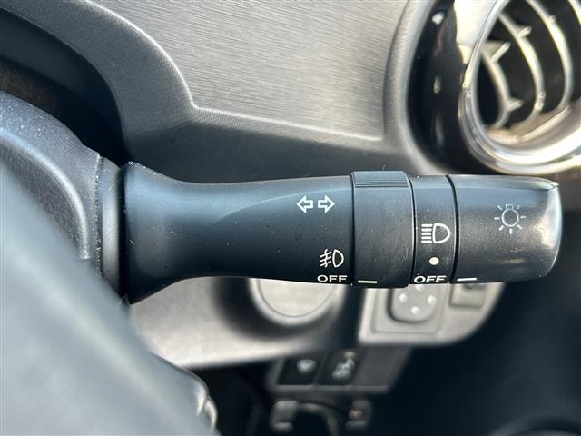 アクア Ｇ　Ｇ’ｓ　社外ナビ　ドライブレコーダー　ステアリングリモコン　純正アルミホイール　リモコンキー　横滑り防止機能　ハーフレザー　ＬＥＤライト　片側シートヒーター（15枚目）