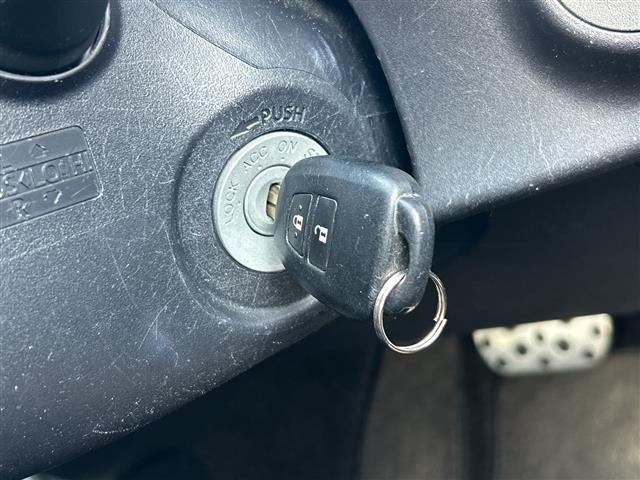 アクア Ｇ　Ｇ’ｓ　社外ナビ　ドライブレコーダー　ステアリングリモコン　純正アルミホイール　リモコンキー　横滑り防止機能　ハーフレザー　ＬＥＤライト　片側シートヒーター（18枚目）