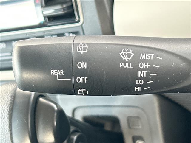 スペーシア ハイブリッドＧ　４ＷＤ　レーダーブレーキサポート　プッシュスタート　ドライバー席シートヒーター　レーンキープアシスト　横滑り防止機能　オートライト　衝突軽減システム（7枚目）