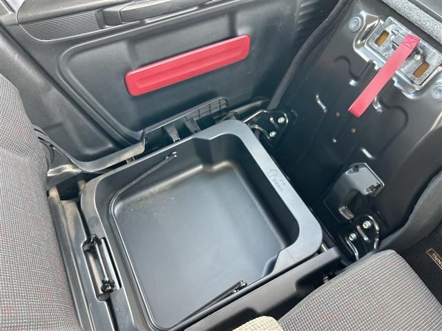 スペーシア ハイブリッドＧ　４ＷＤ　レーダーブレーキサポート　プッシュスタート　ドライバー席シートヒーター　レーンキープアシスト　横滑り防止機能　オートライト　衝突軽減システム（15枚目）