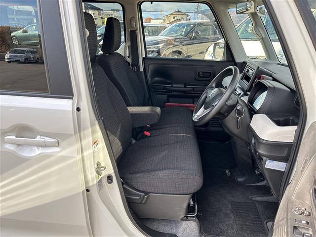 スペーシア ハイブリッドＧ　４ＷＤ　レーダーブレーキサポート　プッシュスタート　ドライバー席シートヒーター　レーンキープアシスト　横滑り防止機能　オートライト　衝突軽減システム（21枚目）