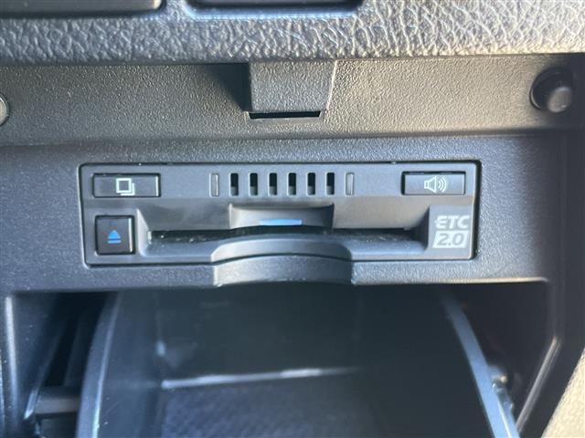 アルファードハイブリッド ＳＲ　Ｃパッケージ　純正ナビ　４ＷＤ　ツインムーンルーフ　パワーシート　クルーズコントロール　デジタルインナーミラー　パワーバックドア　モデリスタエアロ　ＪＢＬサウンドシステム　後席フィリップダウンモニター（10枚目）