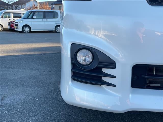 ヴォクシー Ｚ　純正ナビ　バックカメラ　純正フロアマット　ＥＴＣ　ＡＢＳ　横滑り防止機能　純正アルミホイール　両側スライドドア　チップアップシート（33枚目）