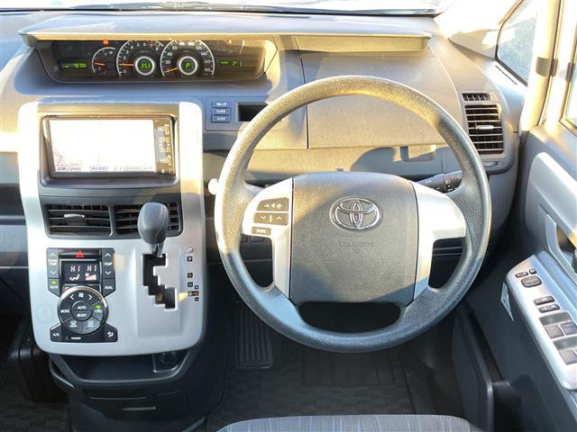 ヴォクシー Ｚ　純正ナビ　バックカメラ　純正フロアマット　ＥＴＣ　ＡＢＳ　横滑り防止機能　純正アルミホイール　両側スライドドア　チップアップシート（37枚目）