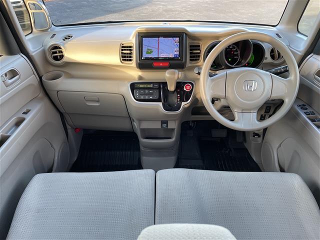 N-BOX C 社外ナビ ワンセグ ETC 純正フロアマット ベンチシート 純正アルミホイール 両側スライドドア アイドリングストップ 横滑り防止機能 盗難防止装置 衝突軽減システム(10枚目)