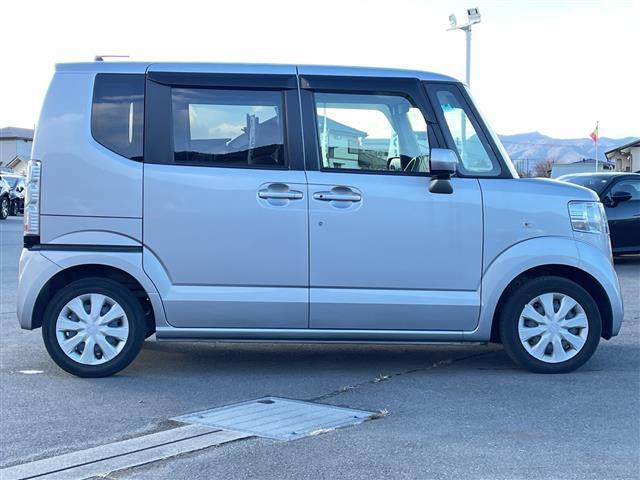 N-BOX C 社外ナビ ワンセグ ETC 純正フロアマット ベンチシート 純正アルミホイール 両側スライドドア アイドリングストップ 横滑り防止機能 盗難防止装置 衝突軽減システム(33枚目)