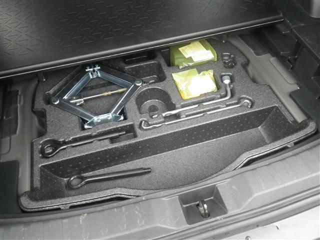 ＲＡＶ４ Ｇ　ＵＳＢ接続　追従走行　ソナー　革Ｓ　シートＨ　車線逸脱警告　ＡＨＢ　２．０ＥＴＣ　オートライト　Ｂカメラ　ルーフレール　パワーウインドウ　カーテンエアバック　運転席パワーシート　イモビライザー　ナビ（12枚目）