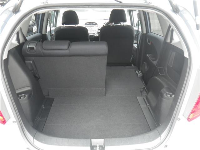 フィット G 運転席助手席エアバッグ ナビ・TV Bモニター 1セグTV キーレスリモコン ETC車載器 盗難防止システム エアコン DVD再生 ABS パワーウィンドウ パワステ HDDナビ 運転席エアバッグ(9枚目)
