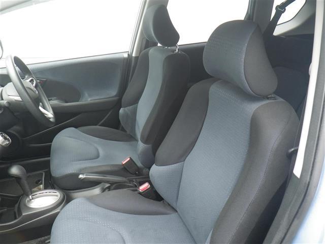 フィット G 運転席助手席エアバッグ ナビ・TV Bモニター 1セグTV キーレスリモコン ETC車載器 盗難防止システム エアコン DVD再生 ABS パワーウィンドウ パワステ HDDナビ 運転席エアバッグ(14枚目)