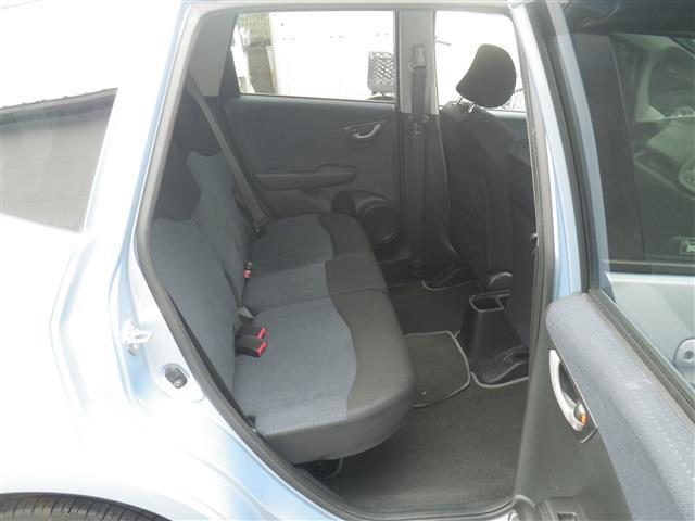 フィット G 運転席助手席エアバッグ ナビ・TV Bモニター 1セグTV キーレスリモコン ETC車載器 盗難防止システム エアコン DVD再生 ABS パワーウィンドウ パワステ HDDナビ 運転席エアバッグ(15枚目)