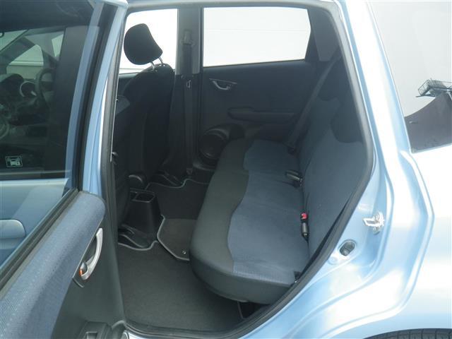 フィット G 運転席助手席エアバッグ ナビ・TV Bモニター 1セグTV キーレスリモコン ETC車載器 盗難防止システム エアコン DVD再生 ABS パワーウィンドウ パワステ HDDナビ 運転席エアバッグ(16枚目)