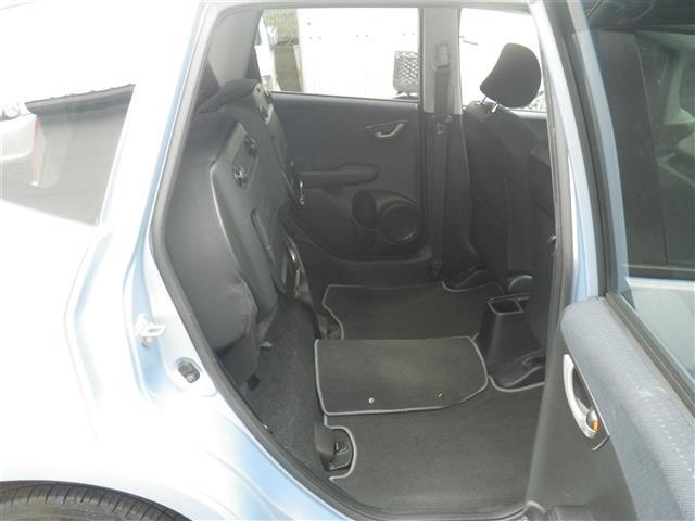 フィット G 運転席助手席エアバッグ ナビ・TV Bモニター 1セグTV キーレスリモコン ETC車載器 盗難防止システム エアコン DVD再生 ABS パワーウィンドウ パワステ HDDナビ 運転席エアバッグ(17枚目)