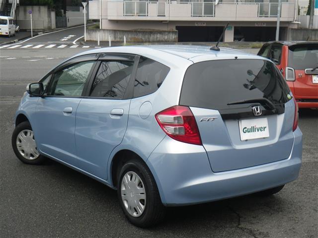 フィット G 運転席助手席エアバッグ ナビ・TV Bモニター 1セグTV キーレスリモコン ETC車載器 盗難防止システム エアコン DVD再生 ABS パワーウィンドウ パワステ HDDナビ 運転席エアバッグ(30枚目)