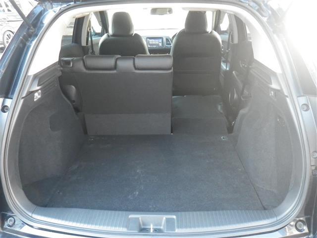 ヴェゼル ハイブリッドＺ・ホンダセンシング　レーダーサポート　ＳＤナビゲーション　ＢＬＵＥＴＯＯＴＨ　追従式クルーズコントロール　ＬＫＡＳ　１オーナ－　ＤＶＤ再生機能　横滑り防止システム　バックアイカメラ　盗難防止装置　フルセ　シートヒーター付（10枚目）