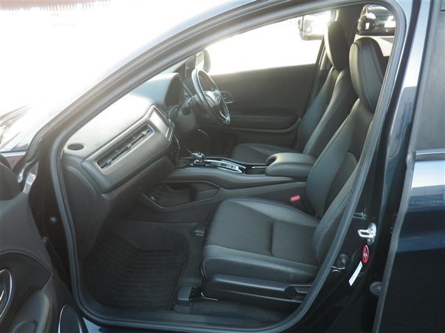 ヴェゼル ハイブリッドＺ・ホンダセンシング　レーダーサポート　ＳＤナビゲーション　ＢＬＵＥＴＯＯＴＨ　追従式クルーズコントロール　ＬＫＡＳ　１オーナ－　ＤＶＤ再生機能　横滑り防止システム　バックアイカメラ　盗難防止装置　フルセ　シートヒーター付（14枚目）