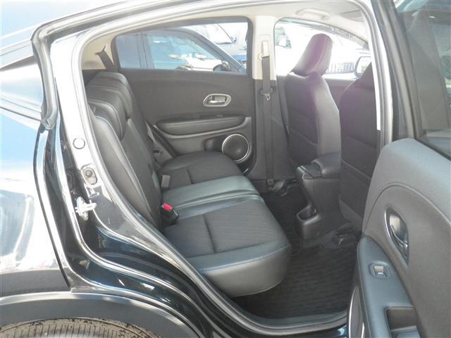 ヴェゼル ハイブリッドＺ・ホンダセンシング　レーダーサポート　ＳＤナビゲーション　ＢＬＵＥＴＯＯＴＨ　追従式クルーズコントロール　ＬＫＡＳ　１オーナ－　ＤＶＤ再生機能　横滑り防止システム　バックアイカメラ　盗難防止装置　フルセ　シートヒーター付（16枚目）